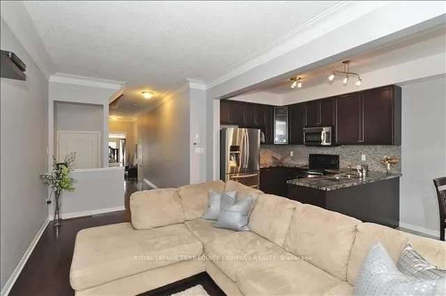 Additional image 3 of 8 Edhouse Ave