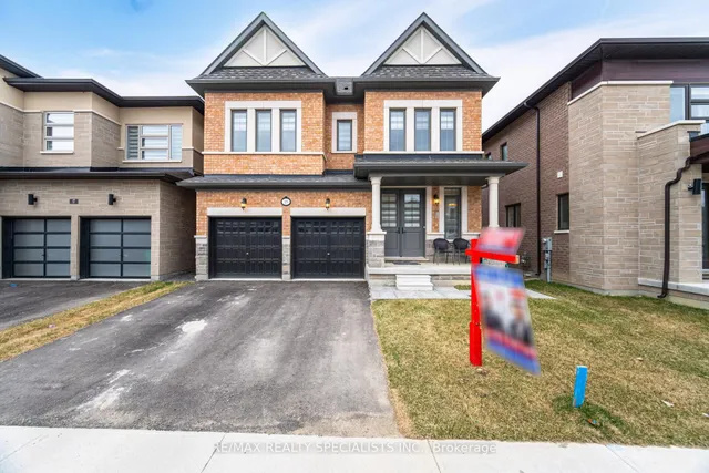 15 Duxbury Rd