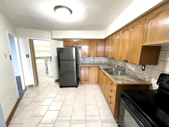 Additional image 20 of 551 The West Mall N/A Unit 1622