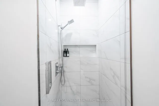 Additional image 29 of 2399 MALCOLM Cres