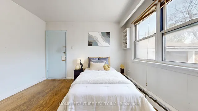 Additional image 28 of 164 Bertrand Ave