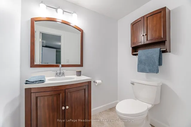 Additional image 40 of 204 Bousfield Cres