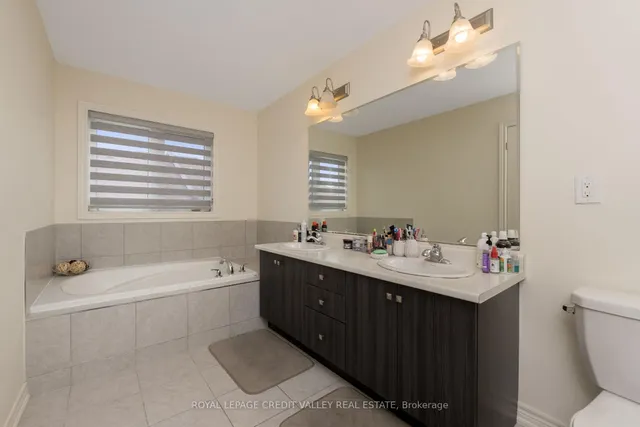 Additional image 34 of 83 Padbury Tr