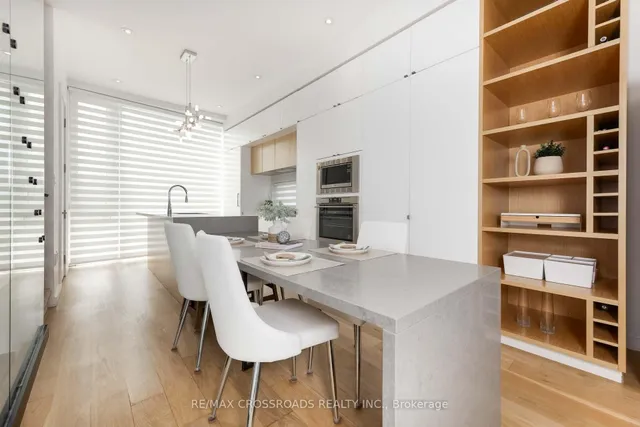 Additional image 19 of 536A Eglinton Ave