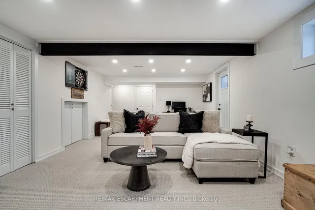 Additional image 40 of 157 LAURIER Ave