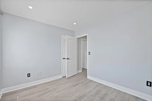 Additional image 13 of 4884 Capri Cres