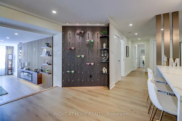 Additional image 6 of 130 Carlton St Unit 1207