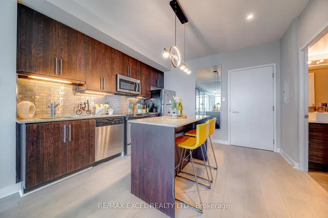 Additional image 7 of 1171 Queen St Unit 1611