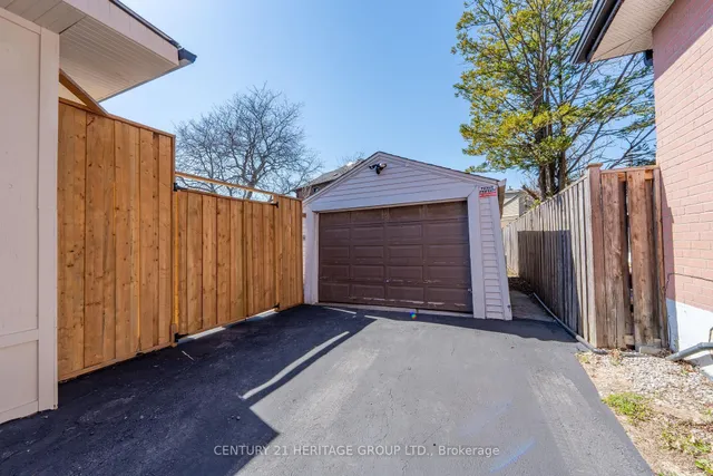 Additional image 29 of 48 DENVALE Rd