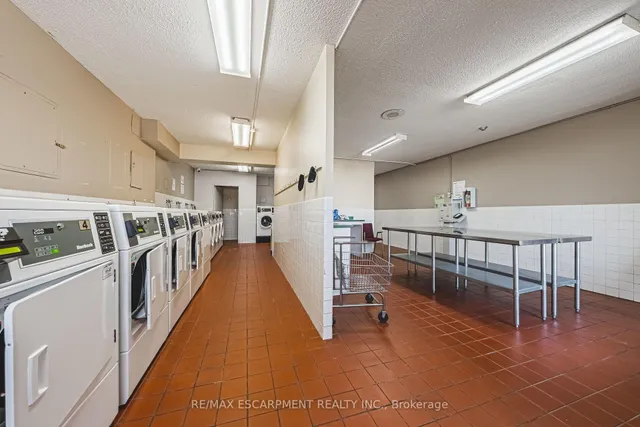 Additional image 26 of 975 WARWICK Crt Unit 706