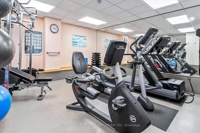Additional image 6 of 3900 Yonge St Unit 909