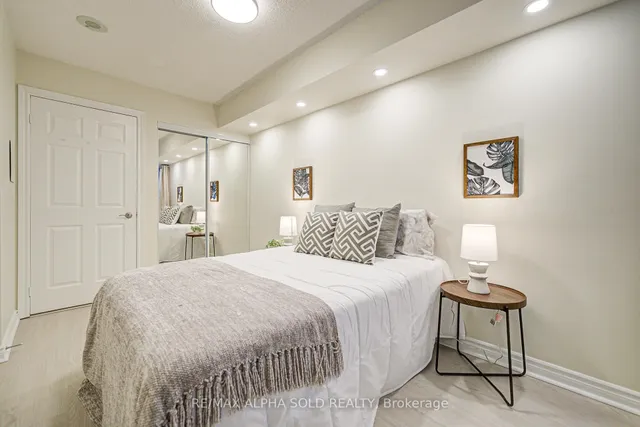 Additional image 24 of 250 Wellington St Unit 246