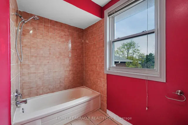 Additional image 21 of 27 Deerpark Cres