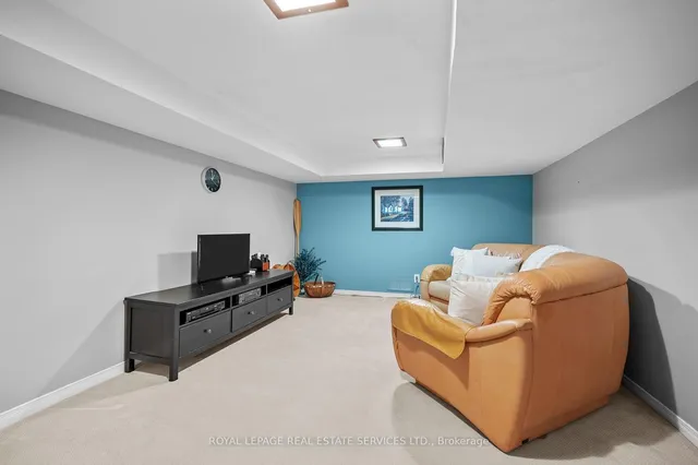 Additional image 37 of 2173 Deyncourt Dr