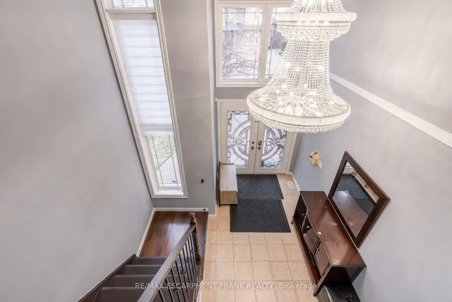 Additional image 17 of 36 Showcase Dr