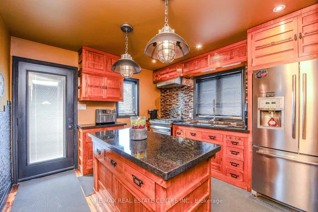 Additional image 13 of 14 Royce Ave