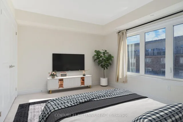 Additional image 16 of 1044A Islington Ave