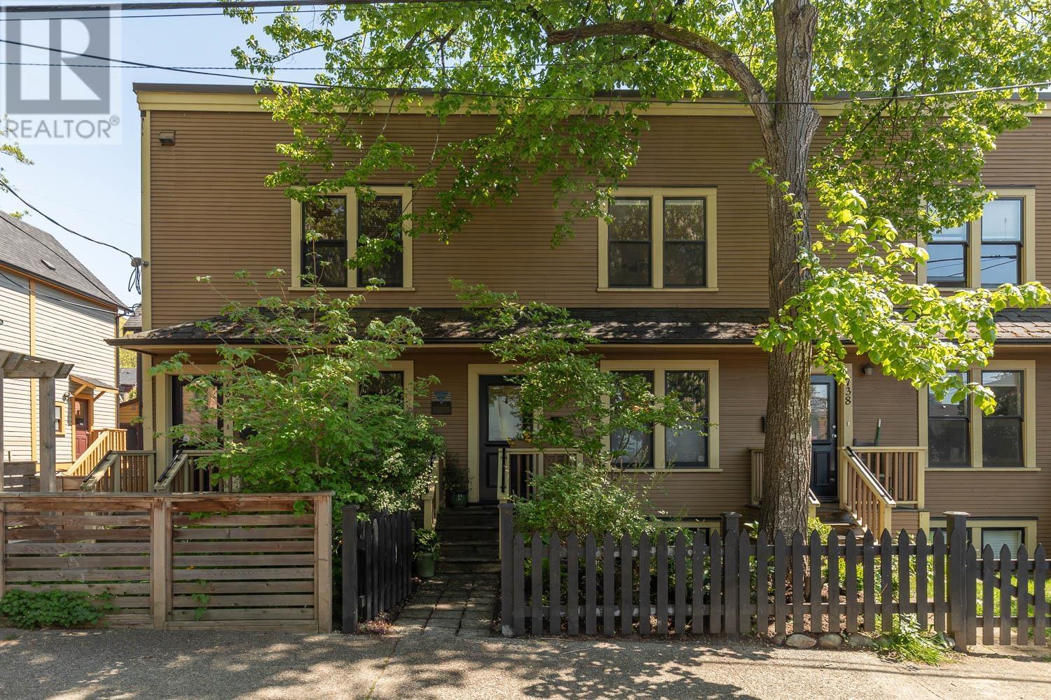 736 JACKSON AVENUE|Vancouver, British Columbia V6A3B9