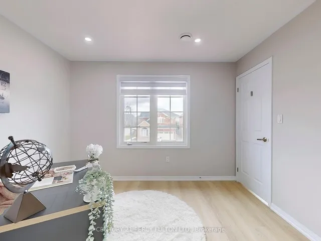 Additional image 39 of 652 Rayner Crt