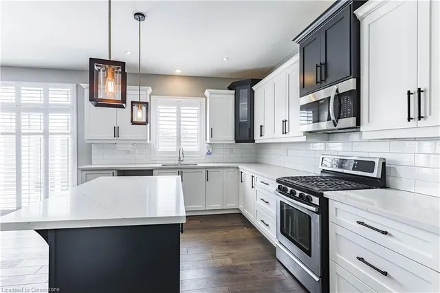 Additional image 18 of 8 Cesar Pl