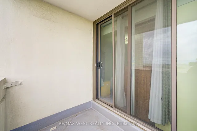 Additional image 40 of 150 Neptune Dr Unit 906