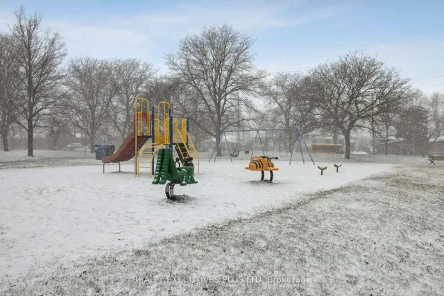 Additional image 36 of 61 Mercury Rd