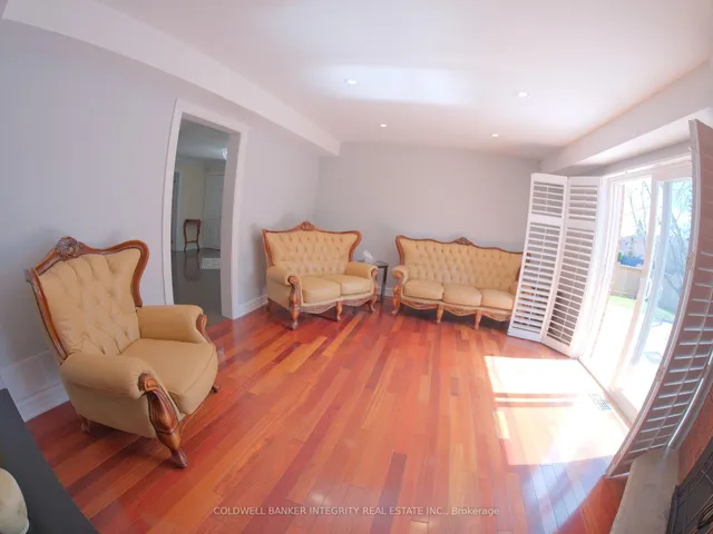 Additional image 35 of 2814 Guilford Cres