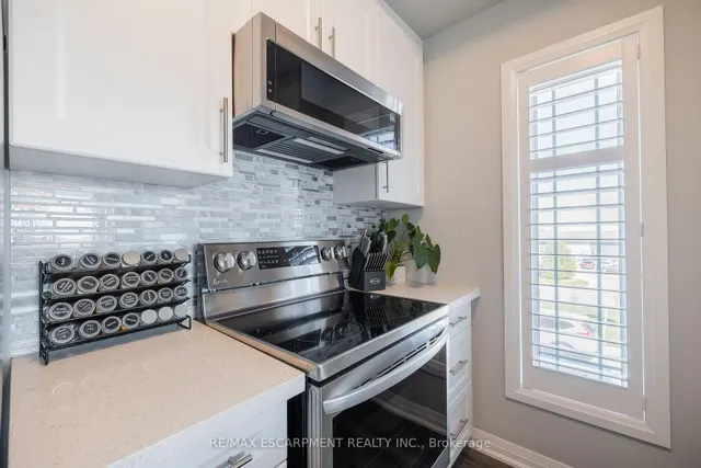 Additional image 15 of 51 Laguna Village Cres