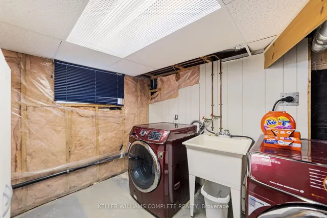 Additional image 23 of 138 Albany Ave