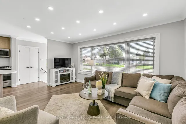 Additional image 6 of 245 Avondale Blvd