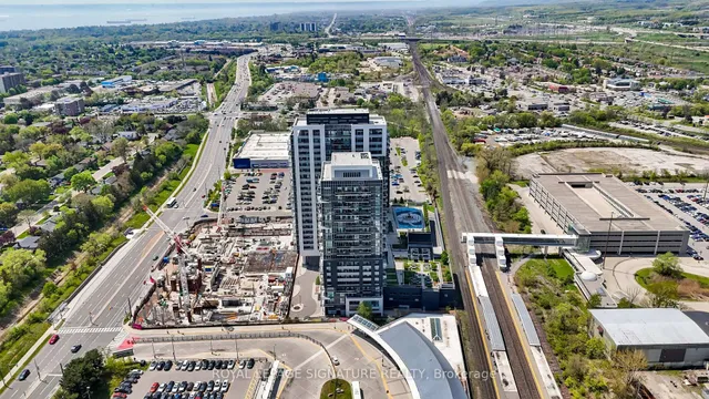 Additional image 18 of 2081 Fairview St Unit 610