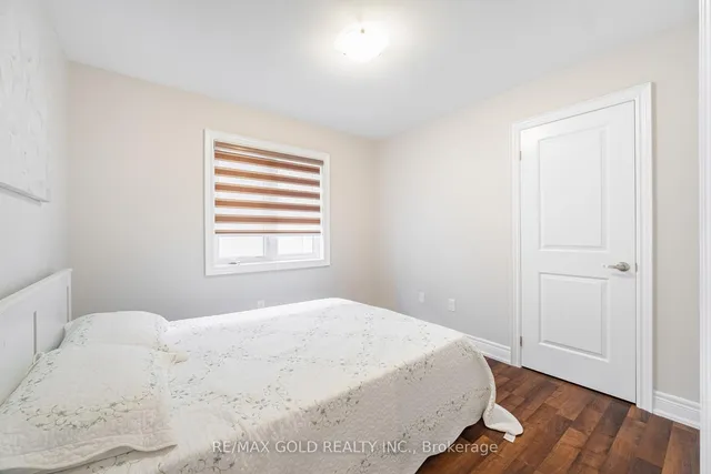 Additional image 40 of 14 Folgate Cres