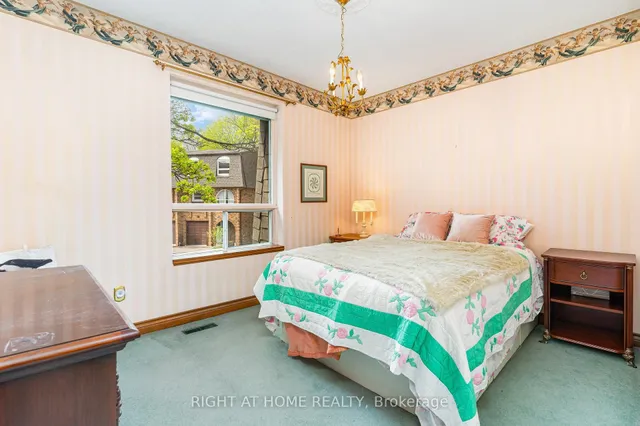 Additional image 14 of 74 Upper Canada Dr Unit 1