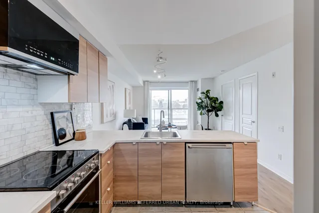 Additional image 8 of 140 Bathurst St Unit 703