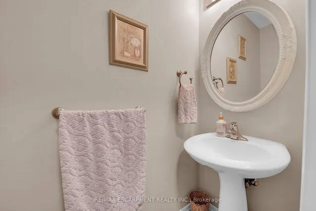 Additional image 37 of 56 Nanaimo Cres