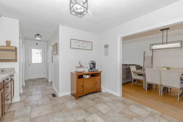 Additional image 24 of 37 Brookdale Cres