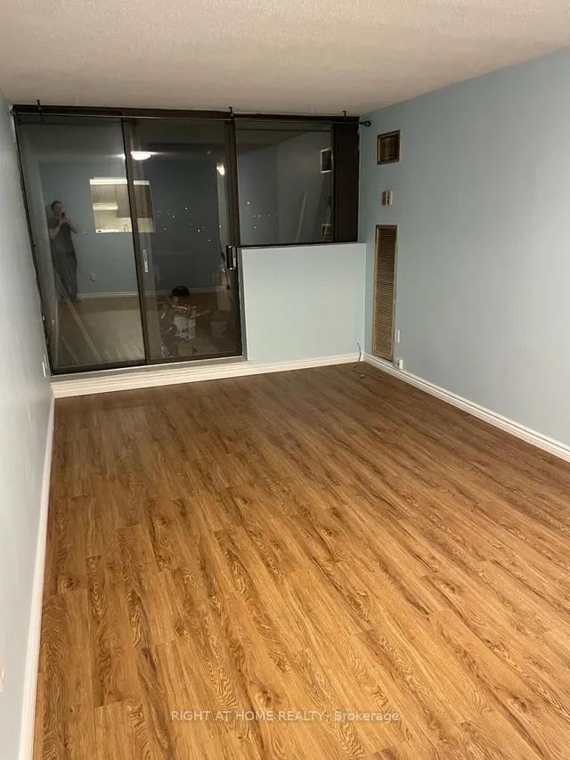 Additional image 4 of 10 Tapscott Rd Unit 602