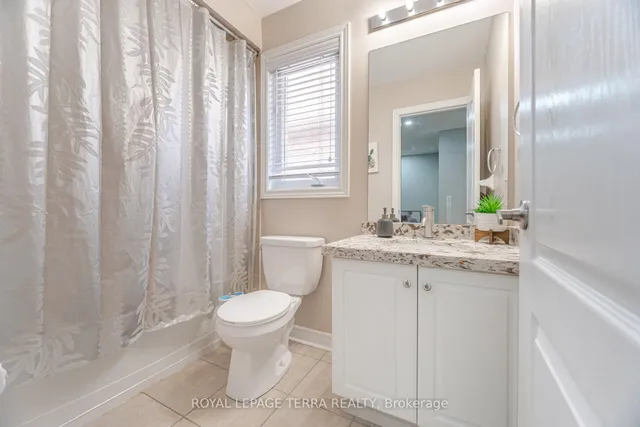 Additional image 31 of 15 Versailles Cres