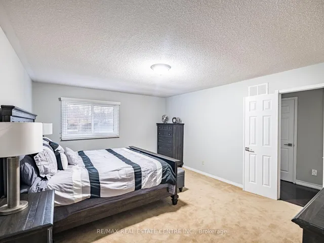 Additional image 26 of 4 Lord Simcoe Dr