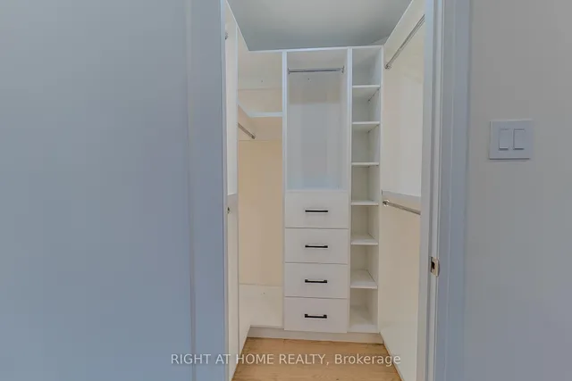 Additional image 34 of 447 Walmer Rd Unit 608