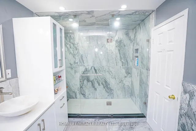 Additional image 21 of 23 Hollowgrove Blvd