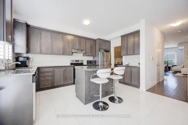 Additional image 10 of 11 Flaibano St