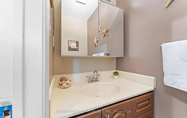 Additional image 18 of 93 Collins Cres