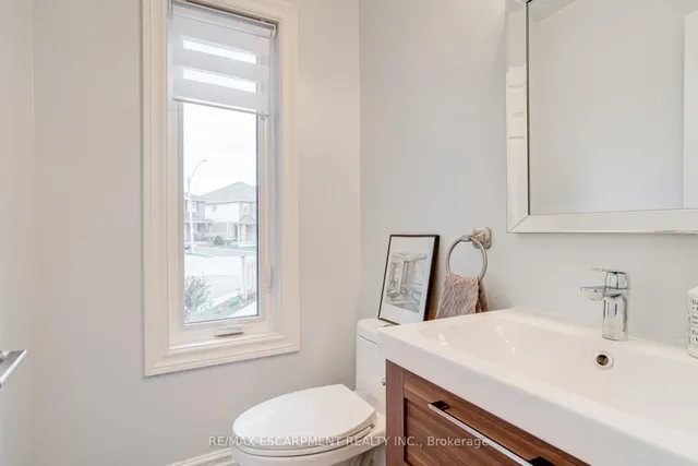 Additional image 29 of 7 Magenta Crt