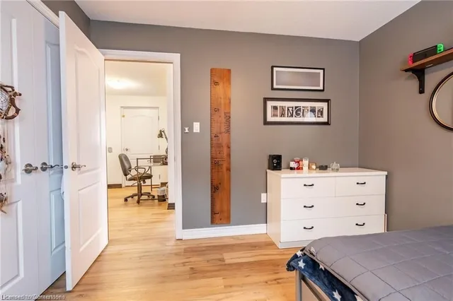 Additional image 31 of 19 Hazelton Ave