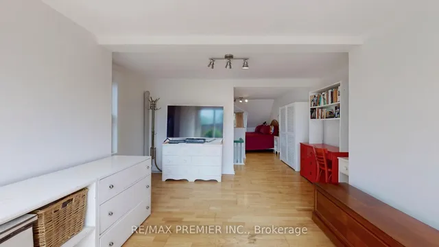 Additional image 25 of 147 Winchester St