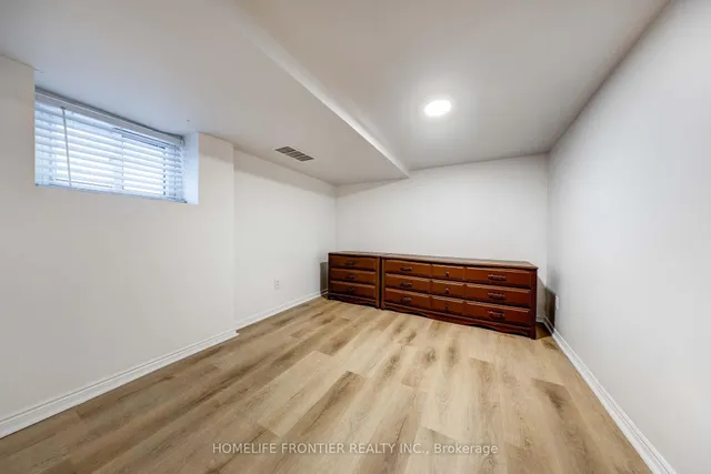 Additional image 20 of 302 Roselawn Ave