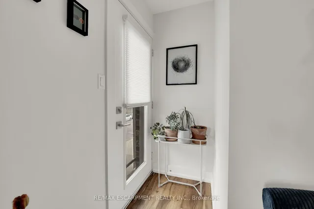 Additional image 19 of 87 Young St