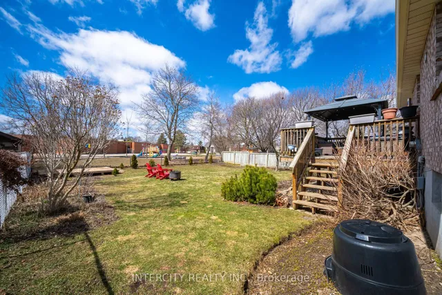 Additional image 44 of 35 Lower Canada Cres