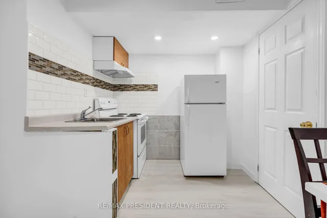 Additional image 31 of 994 Ledbury Cres